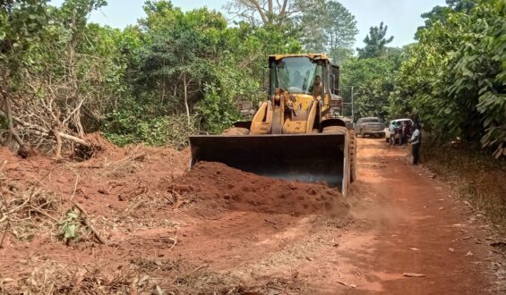 Assuefry : Le Maire Yoboua Kouabenan Ceverin désenclave Kouakou-Dapakro et ses 24 campements